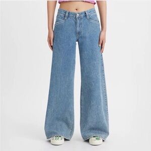 Levi’s 94 Baggy Wide Leg Jean in Light Blue